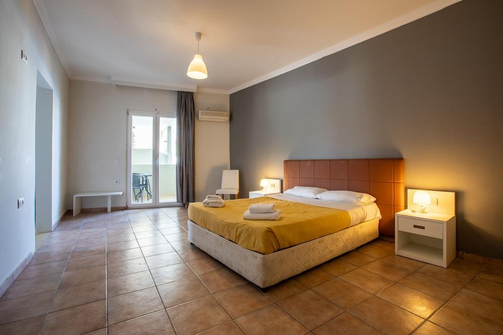Arkadianos Aparthotel Agios Sostis  外观 照片